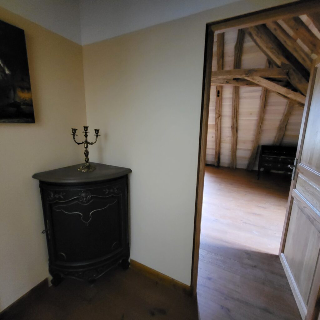 Grange relais1835 dordogne grange palier entreechambre barn landing bedroom