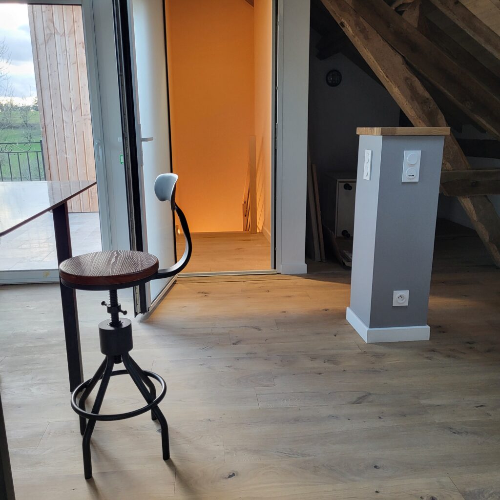 Loft relais1835 dordogne loft sortie1er escalier loggia exit stairway loggia