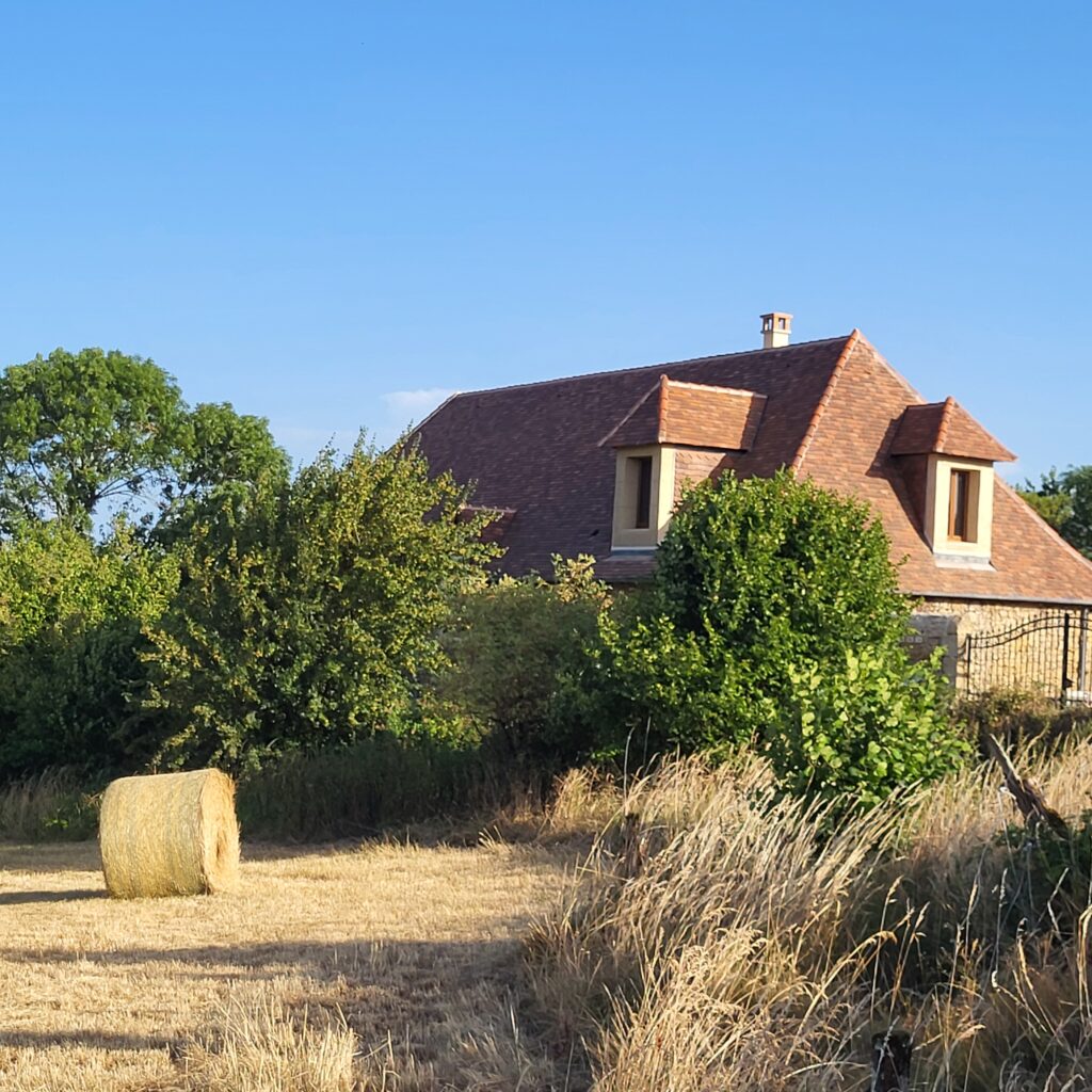 relais1835 dordogne ete champs grange summer fields barn