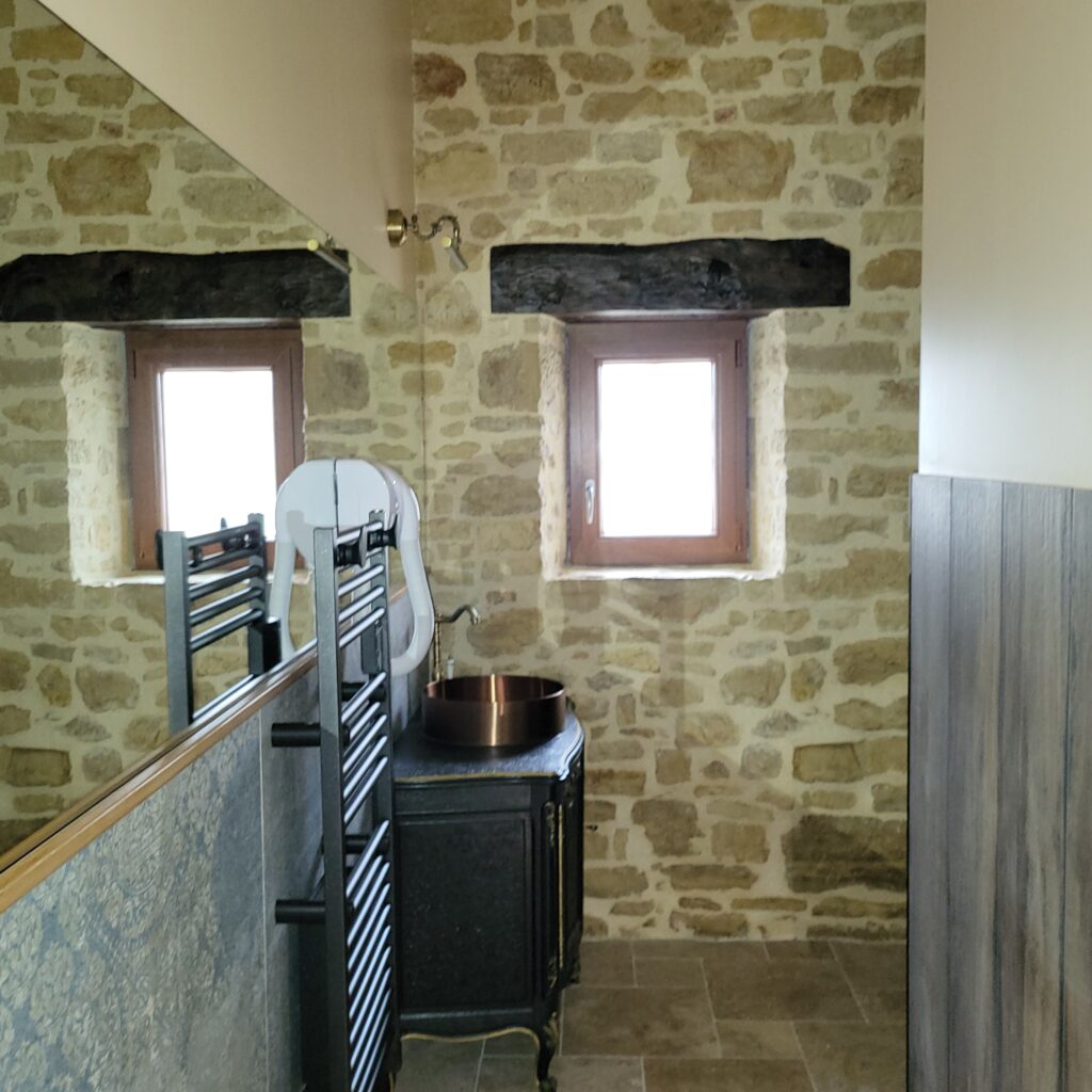 Grange relais1835 dordogne salledeau rdc bathroom ground floor