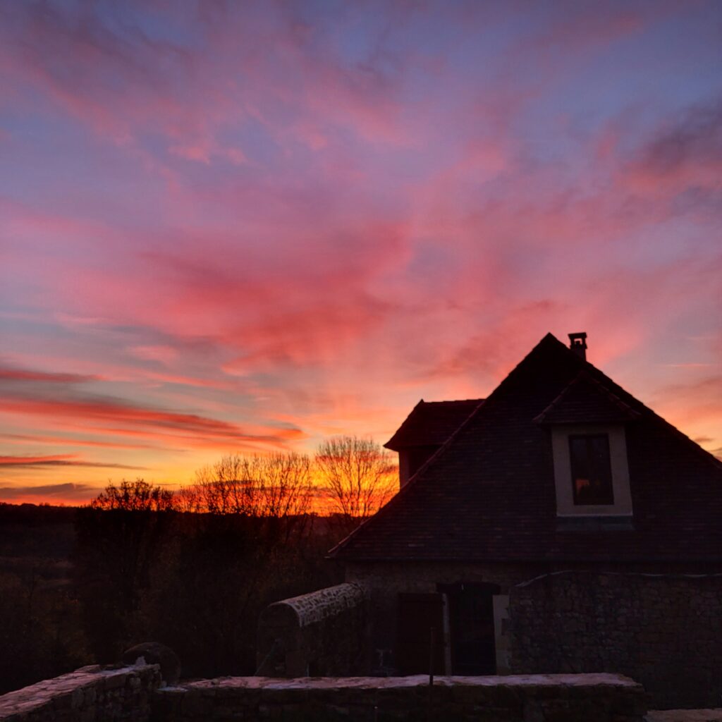 relais1985 dordogne grange aube barn dawn